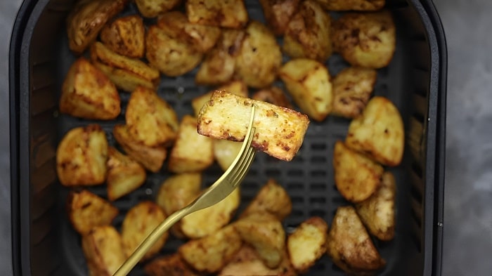 what temperature to cook frozen sweet potato fries in air fryer