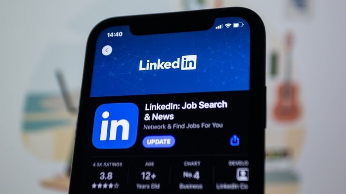 does linkedin notify profile views